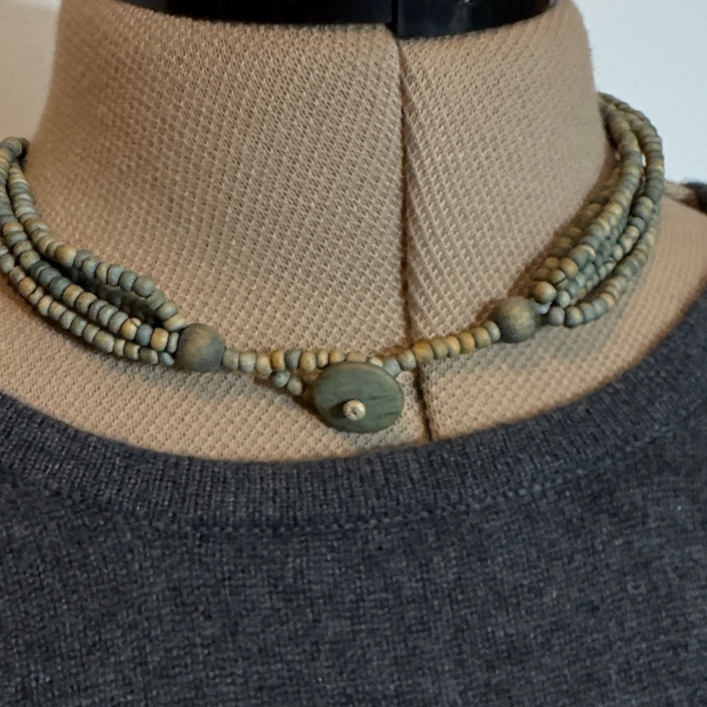 Shell Beaded Statement Necklace - image 6